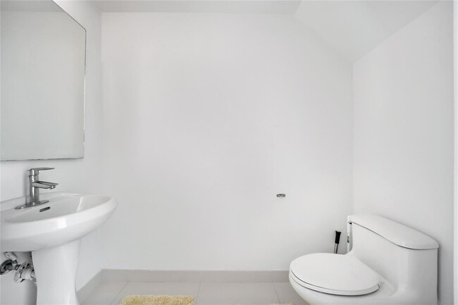 Photo - 60 SW 13th St Unidad 4208