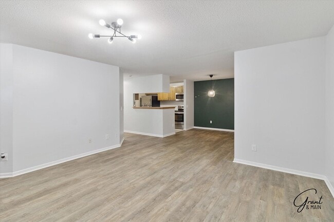 Photo - 313 Marigold Cir