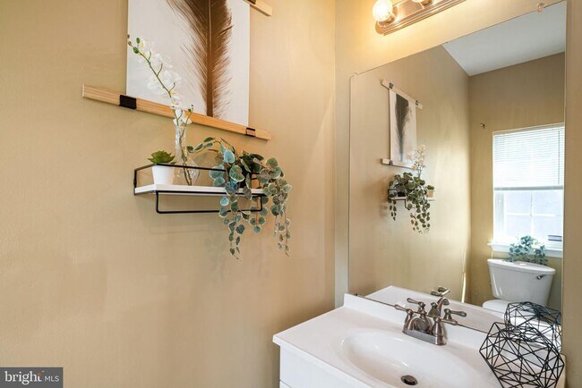 Photo - 656 N 8th St