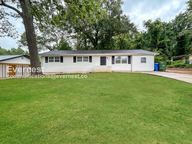 Building Photo - 2086 Fairburn Rd SW