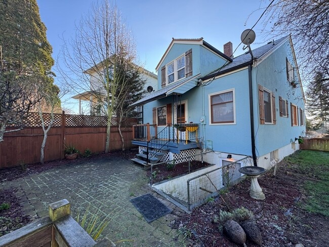 Photo - 2732 Eldridge Ave Unit 1