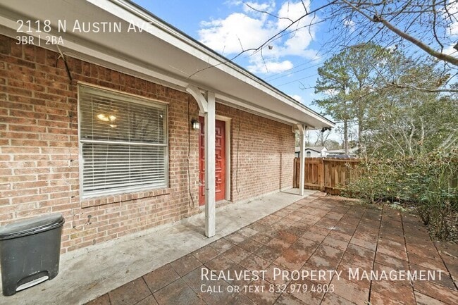 Photo - 2118 N Austin Ave