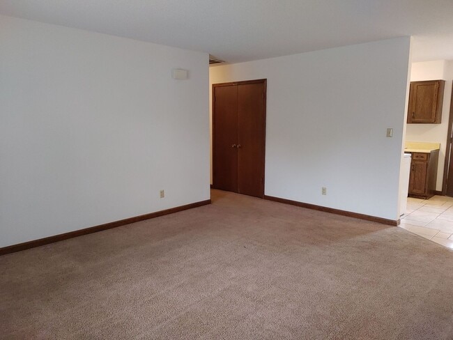 611 Sycamore Cir Unit D