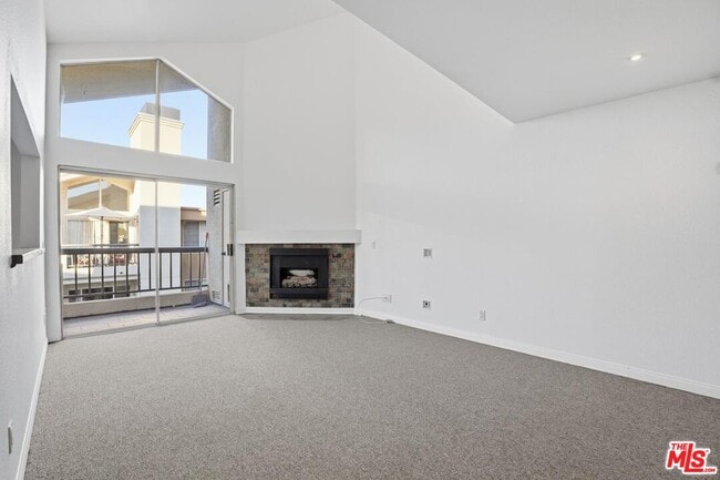 Photo - 5530 Owensmouth Ave Unit 314