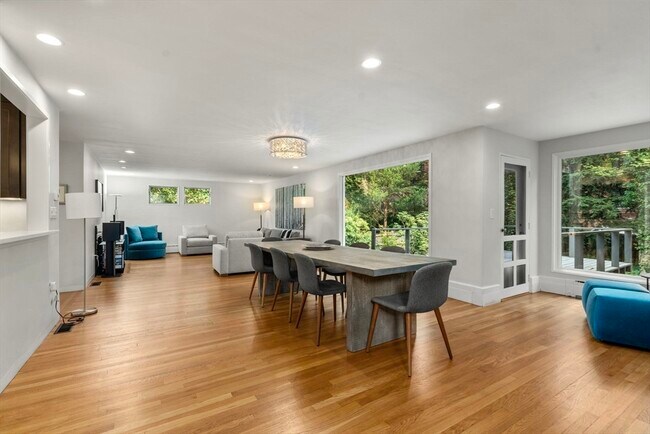 20 Follen St