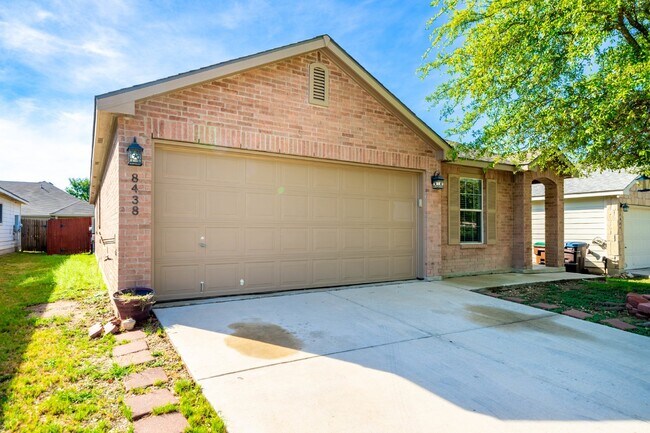 Photo - 8438 Silver Willow