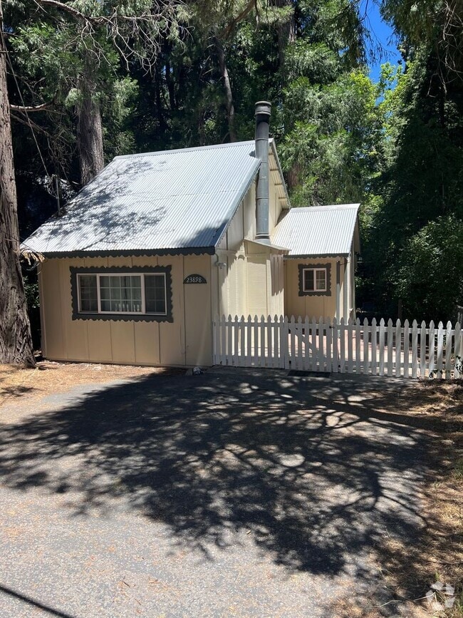 Building Photo - 23898 Pioneer Camp Rd Rental