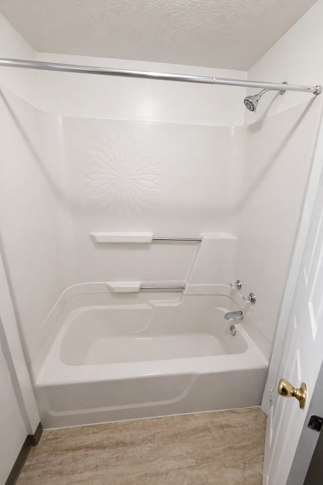 Photo - 2314 Broadway Ave Unit 2