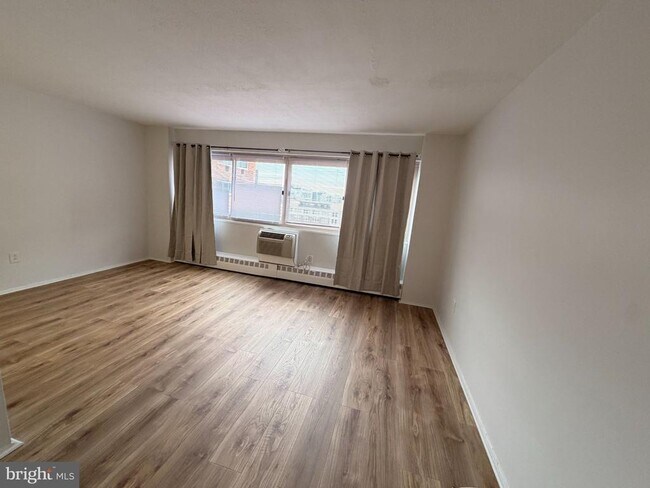 Photo - 2101 Chestnut St Unit 1724