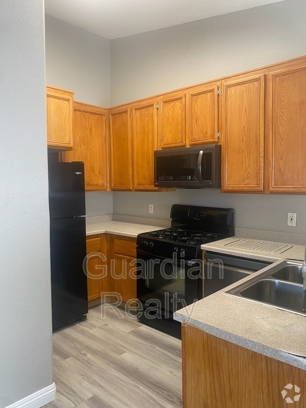 Building Photo - 4730 E Craig Rd Unit 2013 Rental