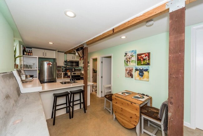 Photo - 105 S 32nd St