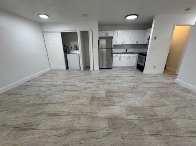 Photo - 481 Banks Rd Unit 1