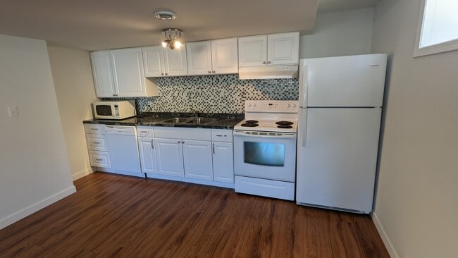 Building Photo - 171 Bellflower Rd