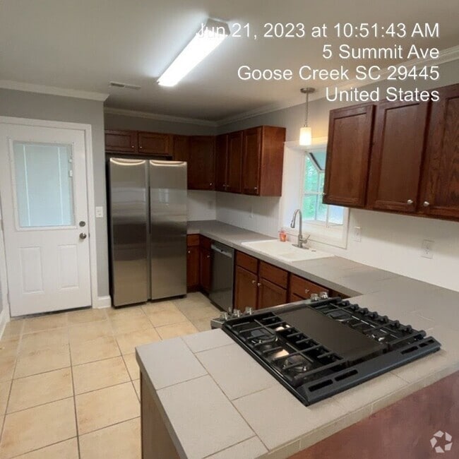 Building Photo - Relaxed Living with Spacious Yard in Goose... Rental