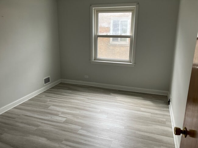 Photo - 2636 W Balmoral Ave Unidad 2W