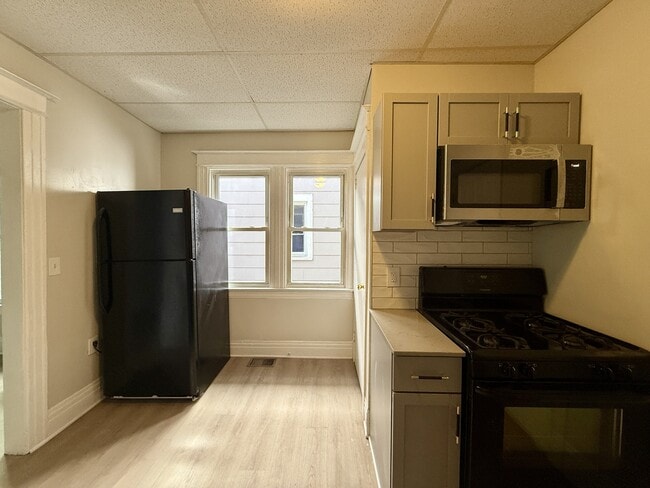 25 Trust St Unit 1