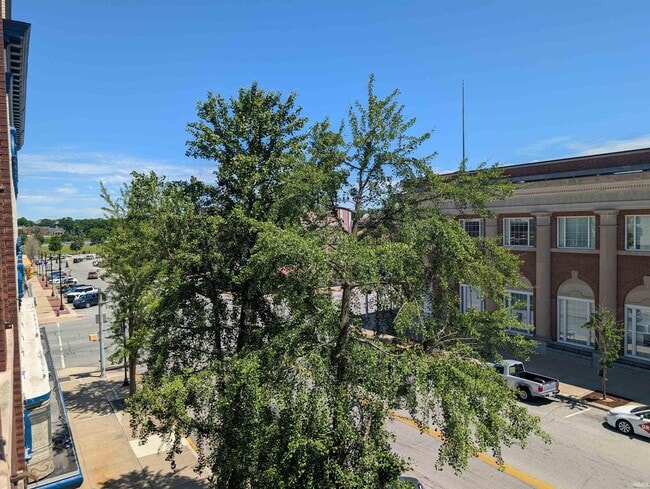 Photo - 109 S Main St