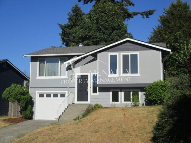 Building Photo - 4 Bedroom, 1.75 Bathroom Home in North Tacoma