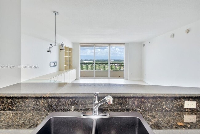Building Photo - 3232 SW 22nd St Unit 1606