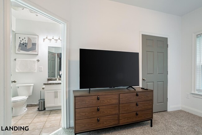 Photo - 925 Canterbury Rd NE Unit 12-1256