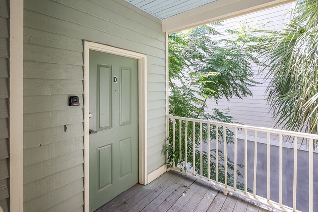 Photo - 115 Drake St