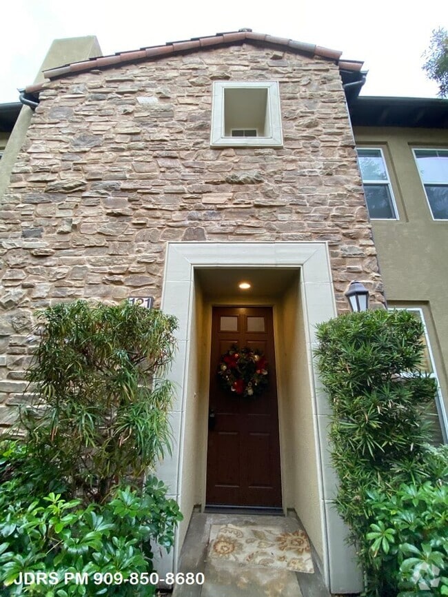 Building Photo - Irvine Furnished 2 Bedroom Home