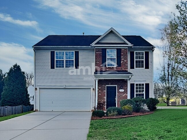 Building Photo - 6140 Glen Way Dr