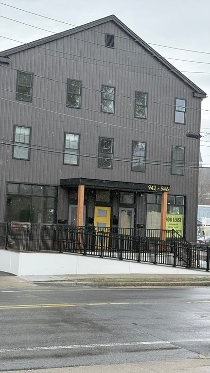 Building Photo - 944 East St Unit 3
