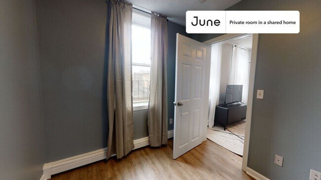Room in Shared 3 bed/1 bath home in North End