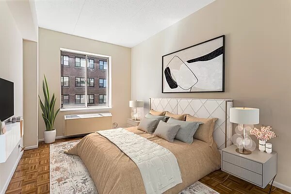 Photo - 32 E 38th St