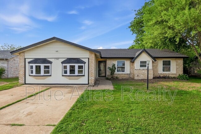 Photo - 1547 Oakbrook St