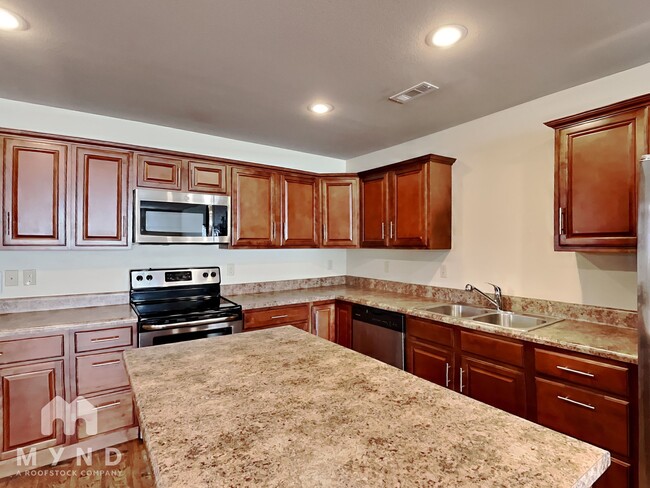 Photo - 311 E Thurman St