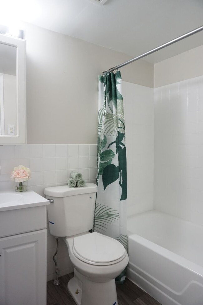 Photo - Bishop Hill Apartments