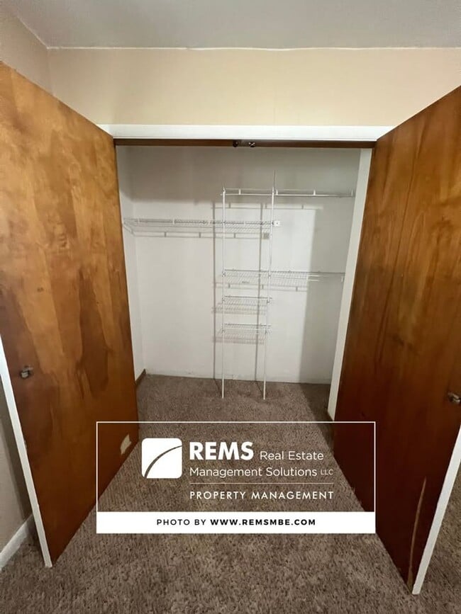 114 6th Ave Unit 3- Lower