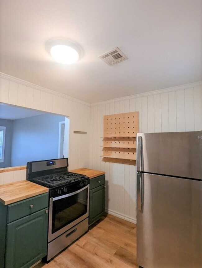 Photo - 2 Bed 1 Bath Plus Bonus Living/Office Cottage Style Home-The Village NW OKC