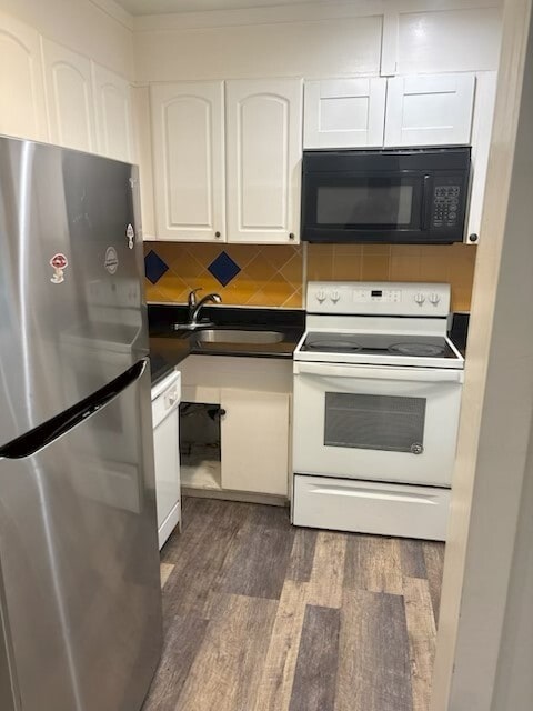 Kitchen - 1214 S Holgate St Unit C2