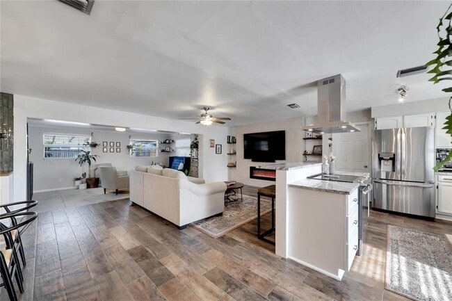 Photo - 2138 Timber Ln