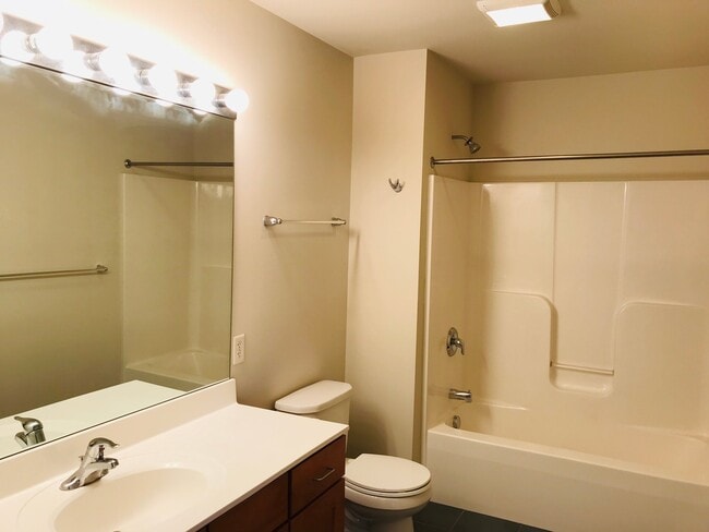 Photo - 425 N Prince St Unidad 302