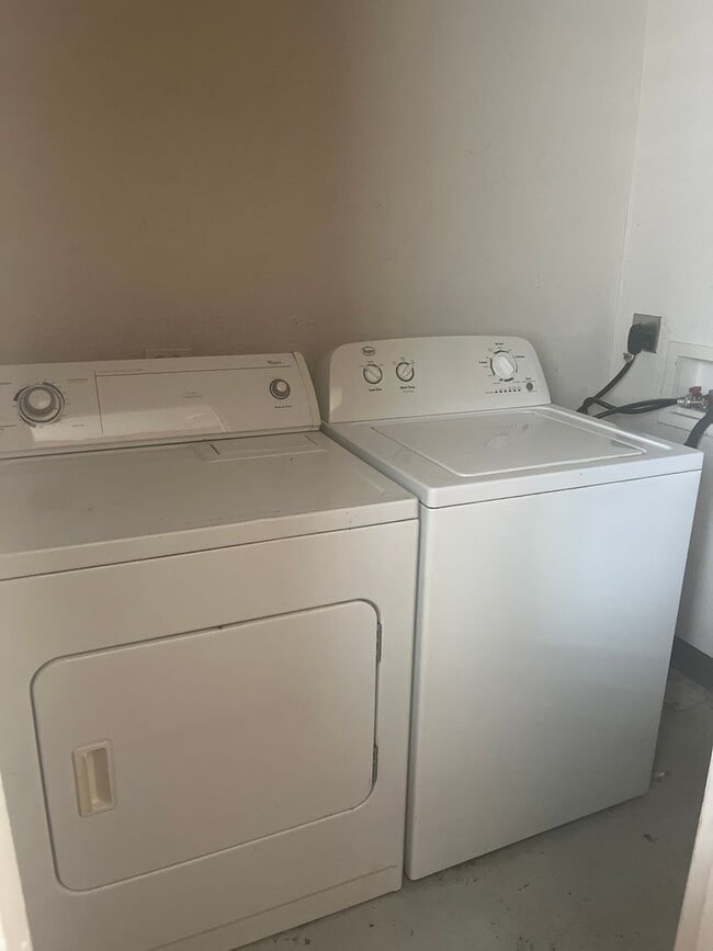 Photo - 2bedroom Duplex with PRIVATE YARD