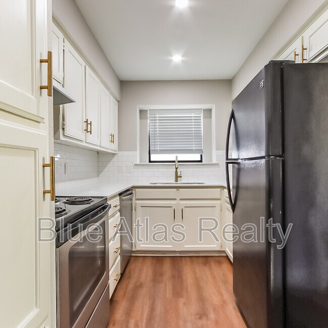 Photo - 2024 Wesley Dr Unit A