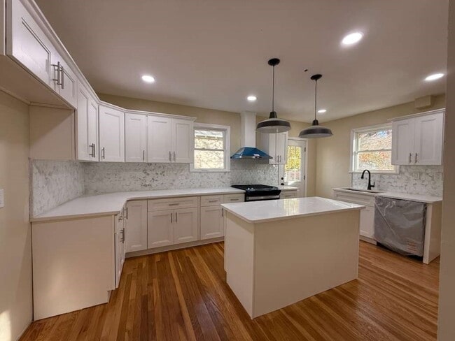 Photo - 194 Fells Ave