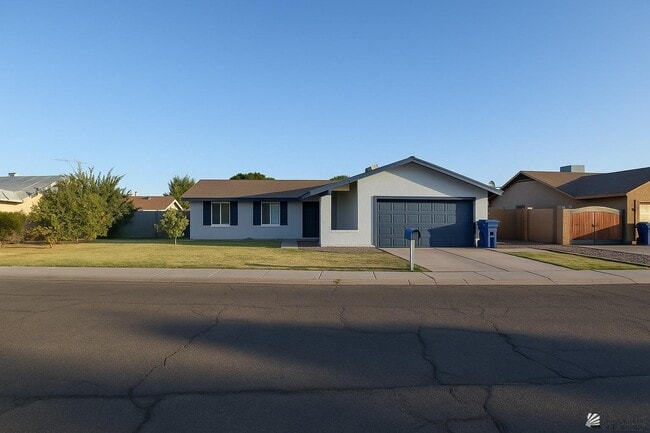 Building Photo - 2716 W Oakwood Ln