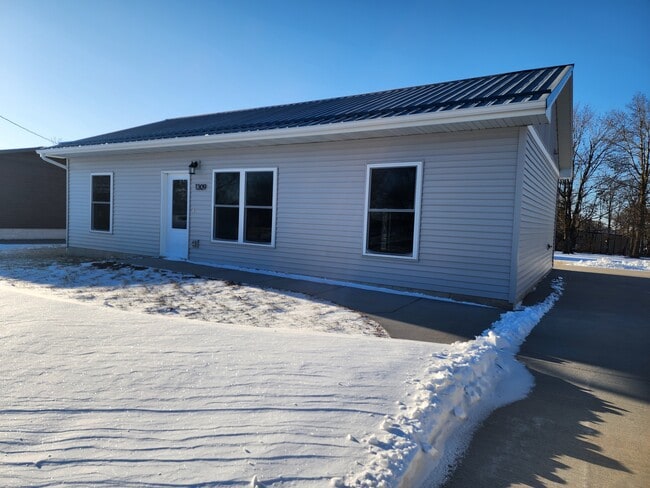 Building Photo - 1309 3rd St NW