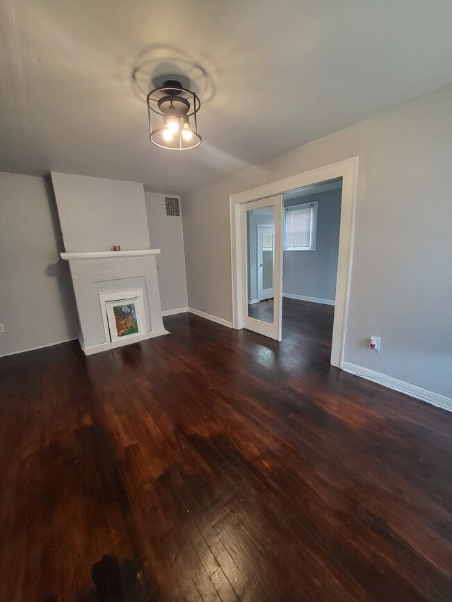 Building Photo - 1718 Pine Grove Ave Unit 2 Rental