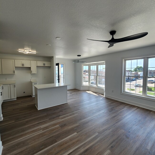 Photo - 209 W Jefferson St