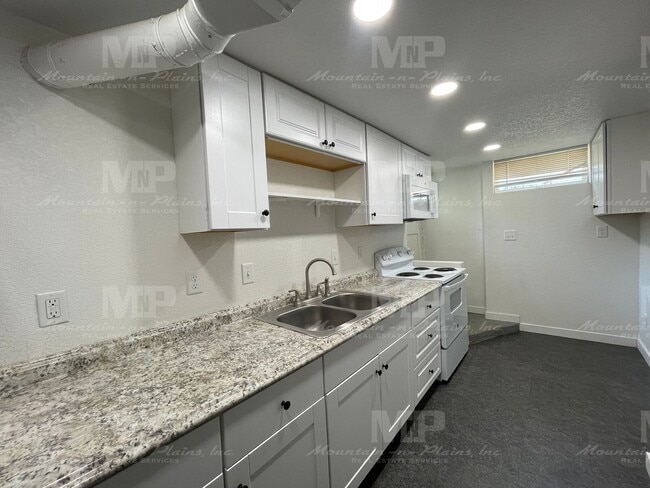 Photo - 610 S Loomis Ave