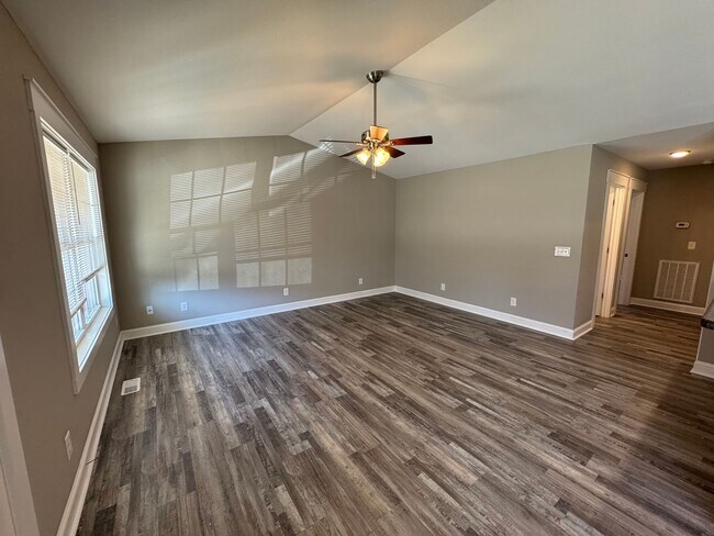 Photo - 310 N Varnell Rd Unidad Apt. C