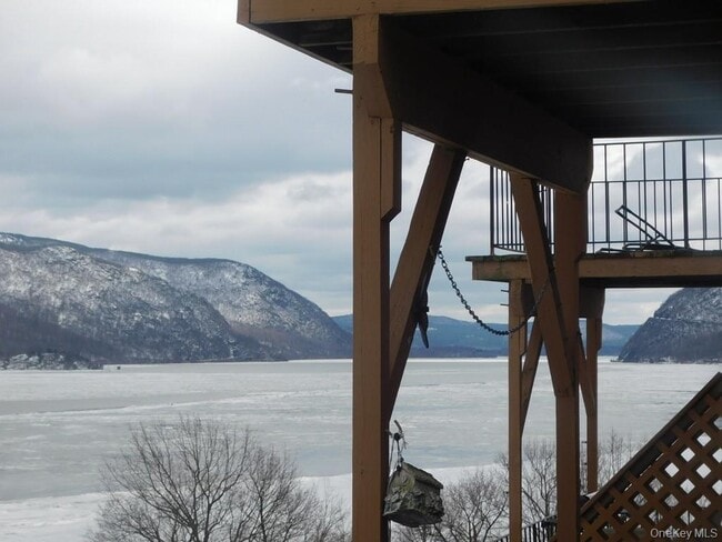 Photo - 729 Hewitt Ln