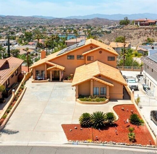 Beautifully upgraded Canyon Lake Home - Beautifully upgraded Canyon Lake Home