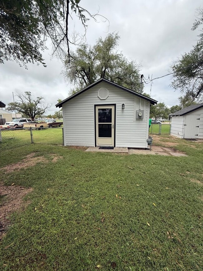 Photo - Adorable 1 bedroom cottage style home